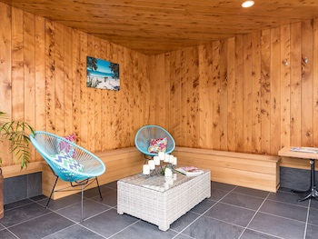 Outrigger Motel