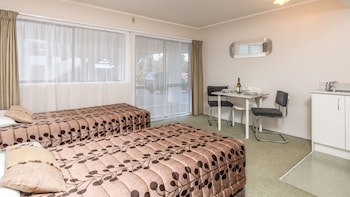 Outrigger Motel