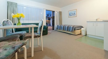 Outrigger Motel