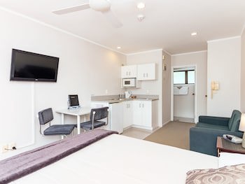 Outrigger Motel