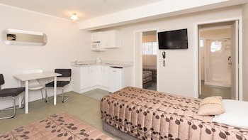 Outrigger Motel