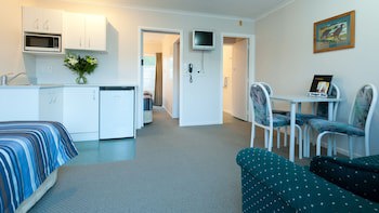 Outrigger Motel