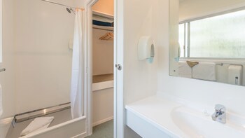 Outrigger Motel