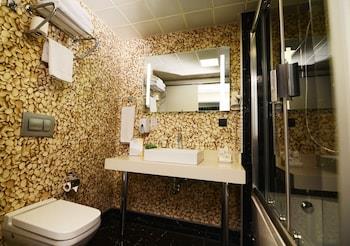 Tempo Suites Airport