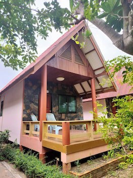 D.R. Lanta Bay Resort