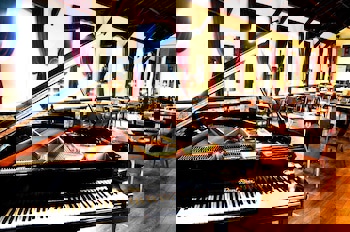 Montania Special Class Hotel