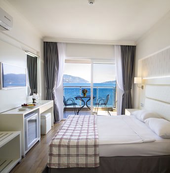 Yunus Beach Hotel