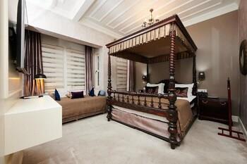 Faik Pasha Suites