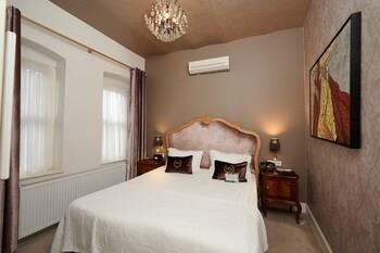Faik Pasha Suites