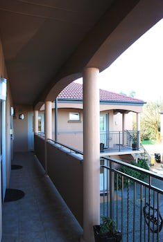 166 Majestic Court Motel