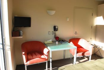 166 Majestic Court Motel