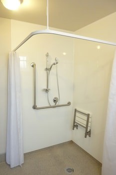 Colonial Inn Motel