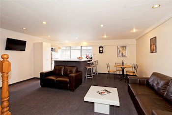Colonial Inn Motel