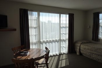 Colonial Inn Motel