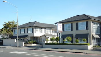 Colonial Inn Motel