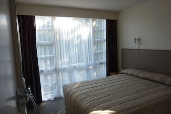 Colonial Inn Motel