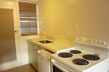 Colonial Inn Motel