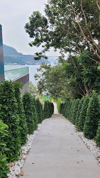 Grand Bay View Hotel