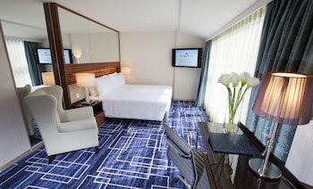 Dorsett Tsuen Wan, Hong Kong
