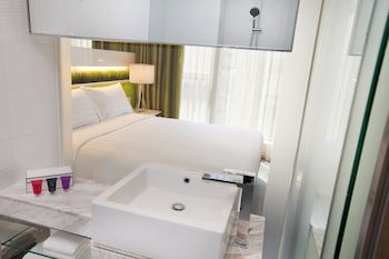 Dorsett Tsuen Wan, Hong Kong