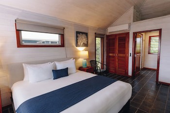 Barefoot Cay Resort