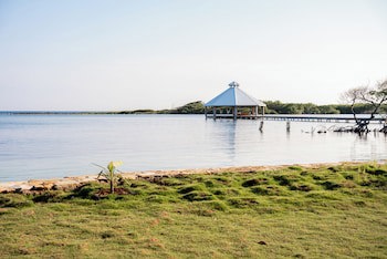Barefoot Cay Resort