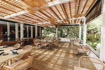 Barefoot Cay Resort