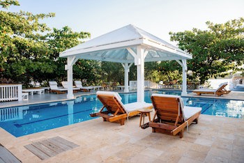 Barefoot Cay Resort
