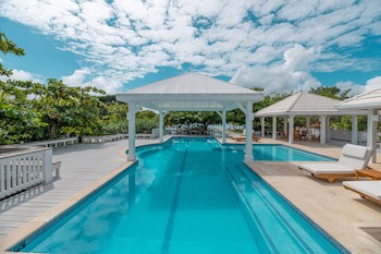 Barefoot Cay Resort