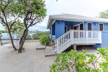 Barefoot Cay Resort