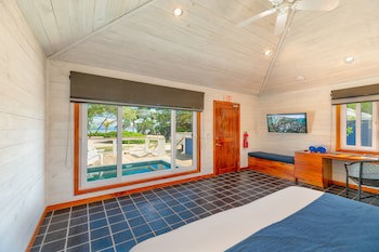 Barefoot Cay Resort