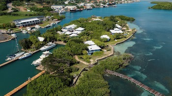 Barefoot Cay Resort
