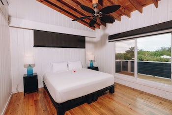 Barefoot Cay Resort