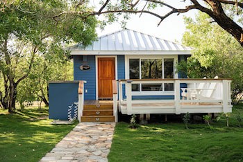 Barefoot Cay Resort