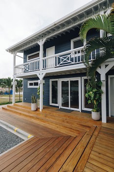 Barefoot Cay Resort