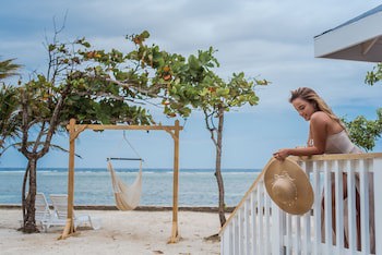 Barefoot Cay Resort