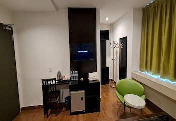 Crossroads Hotel