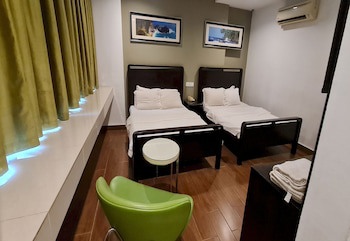 Crossroads Hotel