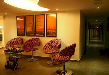 Crossroads Hotel