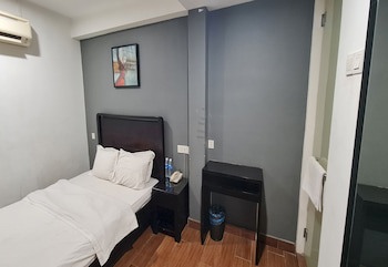 Crossroads Hotel
