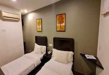 Crossroads Hotel