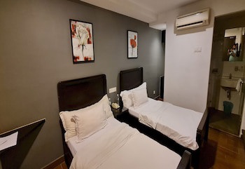 Crossroads Hotel