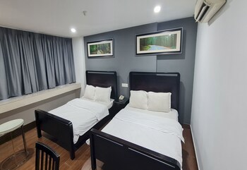 Crossroads Hotel