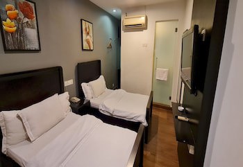Crossroads Hotel