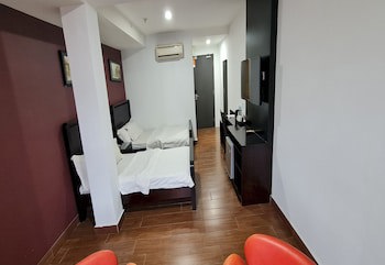 Crossroads Hotel