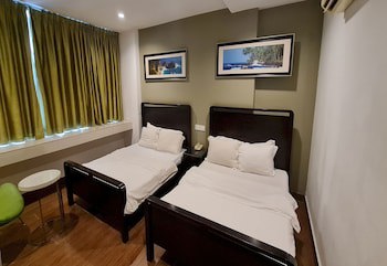 Crossroads Hotel