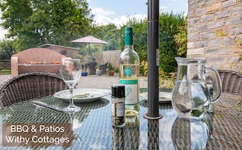 Withy Cottages