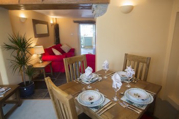Withy Cottages