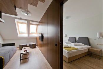 Mana Suites & Sea