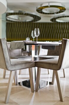 Mana Suites & Sea